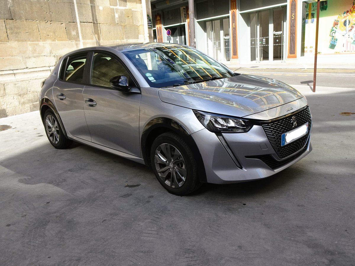 A used Peugeot e-208 advert photo with nothing added to it
